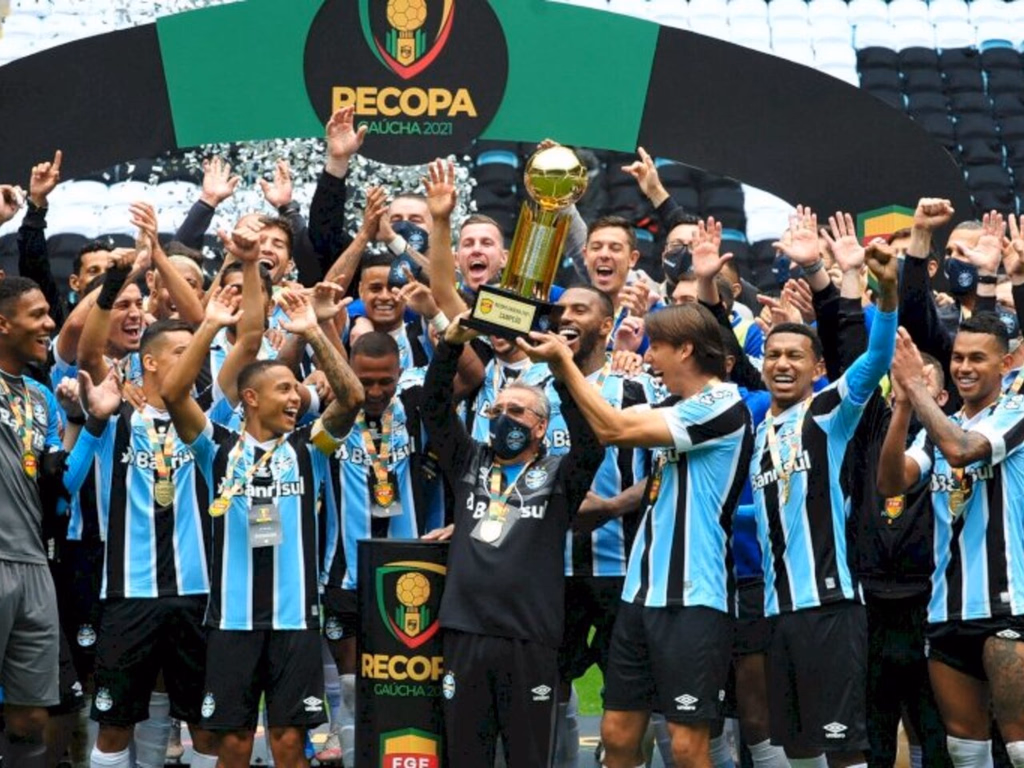 Grêmio goleia o Santa Cruz e é bicampeão da Recopa Gaúcha