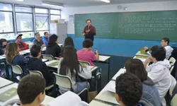 RS paga bônus de frequência escolar a profissionais da rede estadual 