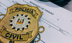 Dois homens são presos por extorsão e tráfico de drogas