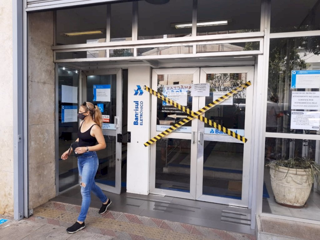 Banrisul segue sem data de reabertura