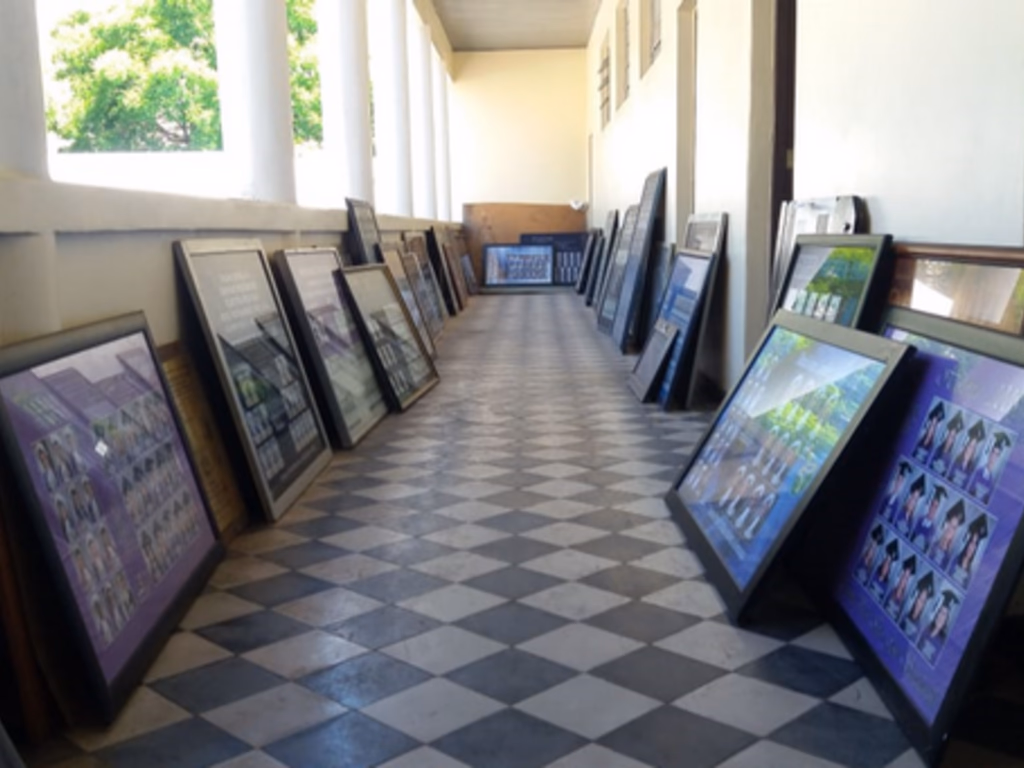 Quadros de turmas da extinta PUC Uruguaiana estão à disposição dos alunos