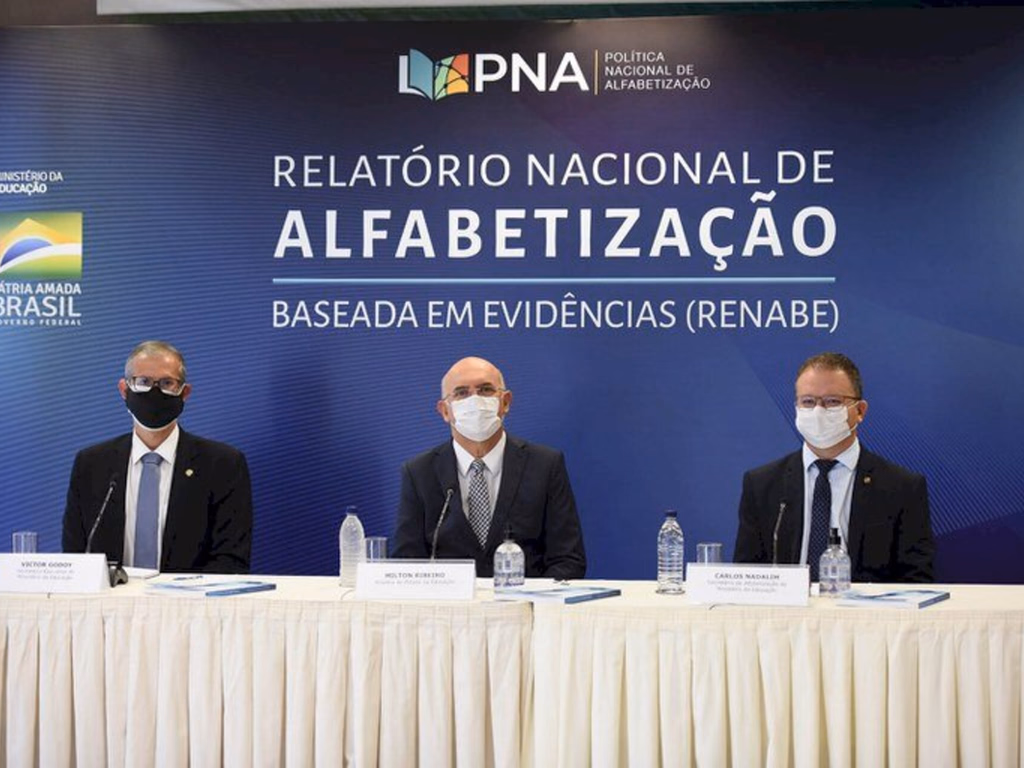 Secretaria de Alfabetização lança o Relatório Nacional