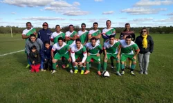 Benfica vence e mantém liderança