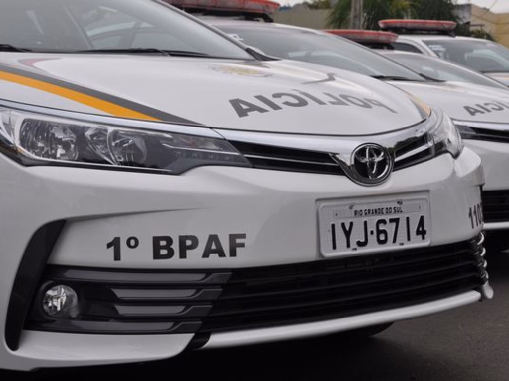 Sartori entrega viaturas para a Brigada Militar