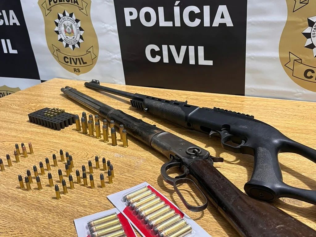 Homem acaba preso em flagrante após apreensão de armamento