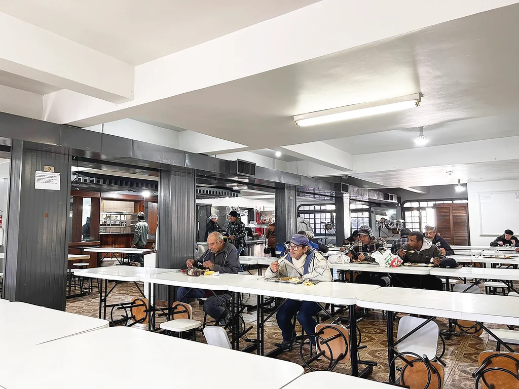 Restaurante Popular serve mais de duas mil refeições por mês