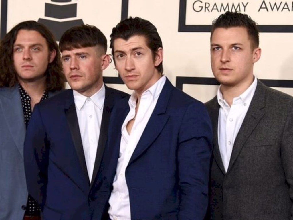 Arctic Monkeys anuncia novo disco