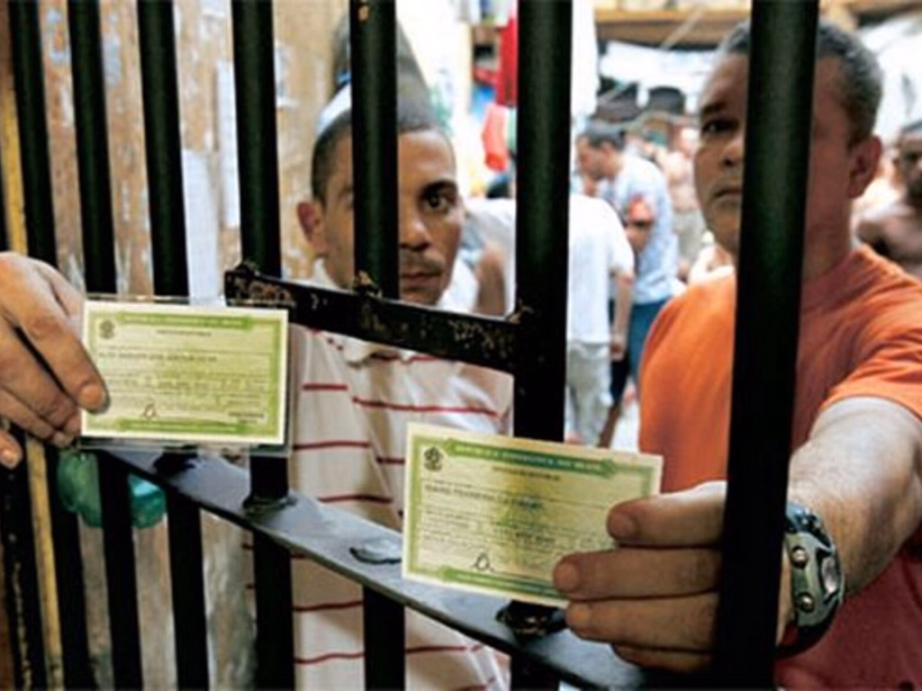 Eleitores não podem ser presos até terça-feira