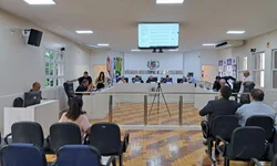 Projeto reajusta diárias de vereadores e servidores