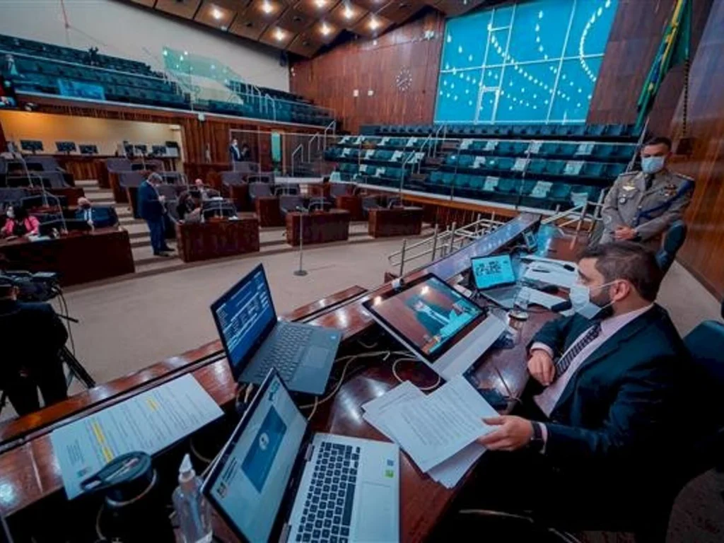 PEC que retira exigência de plebiscito para venda de estatais passa no primeiro turno