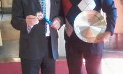 Grêmio empata e recebe troféu no torneio