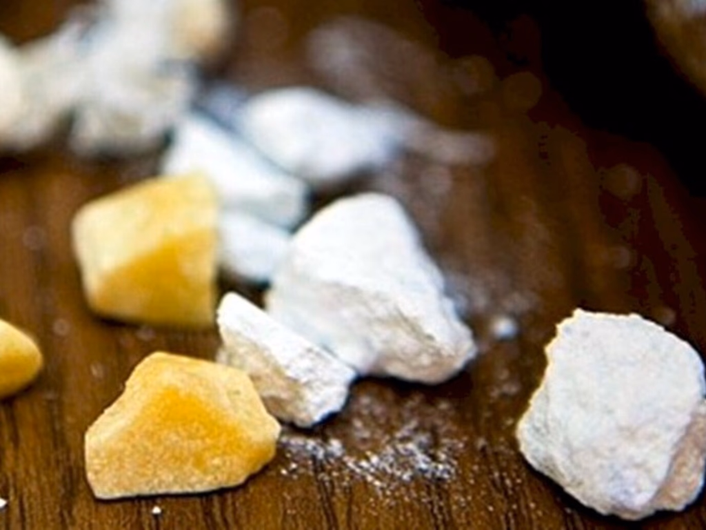 Mulher é presa por tráfico na Vila Proficar