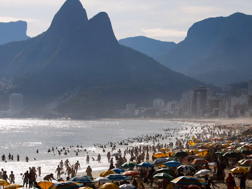 Turismo brasileiro tem faturamento recorde de R$ 185 bi em 2025