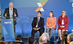 Celemaster carimba vaga na semi com goleada