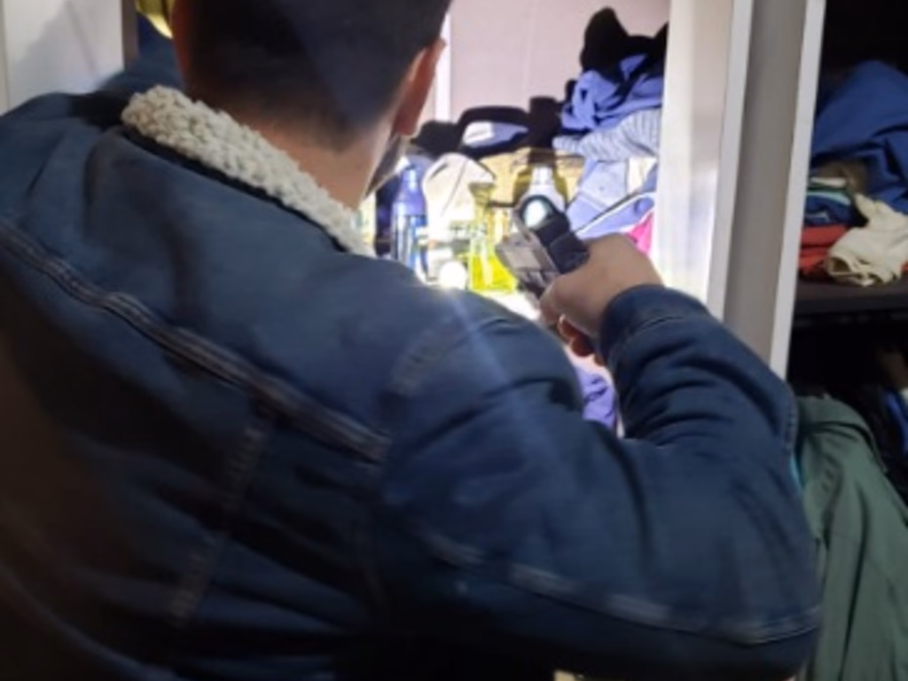 Homem de 67 anos é preso por exploração sexual