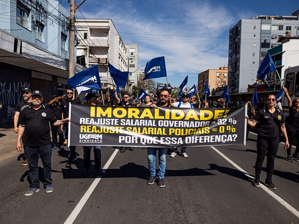 Categoria protesta ao som de Ivete Sangalo