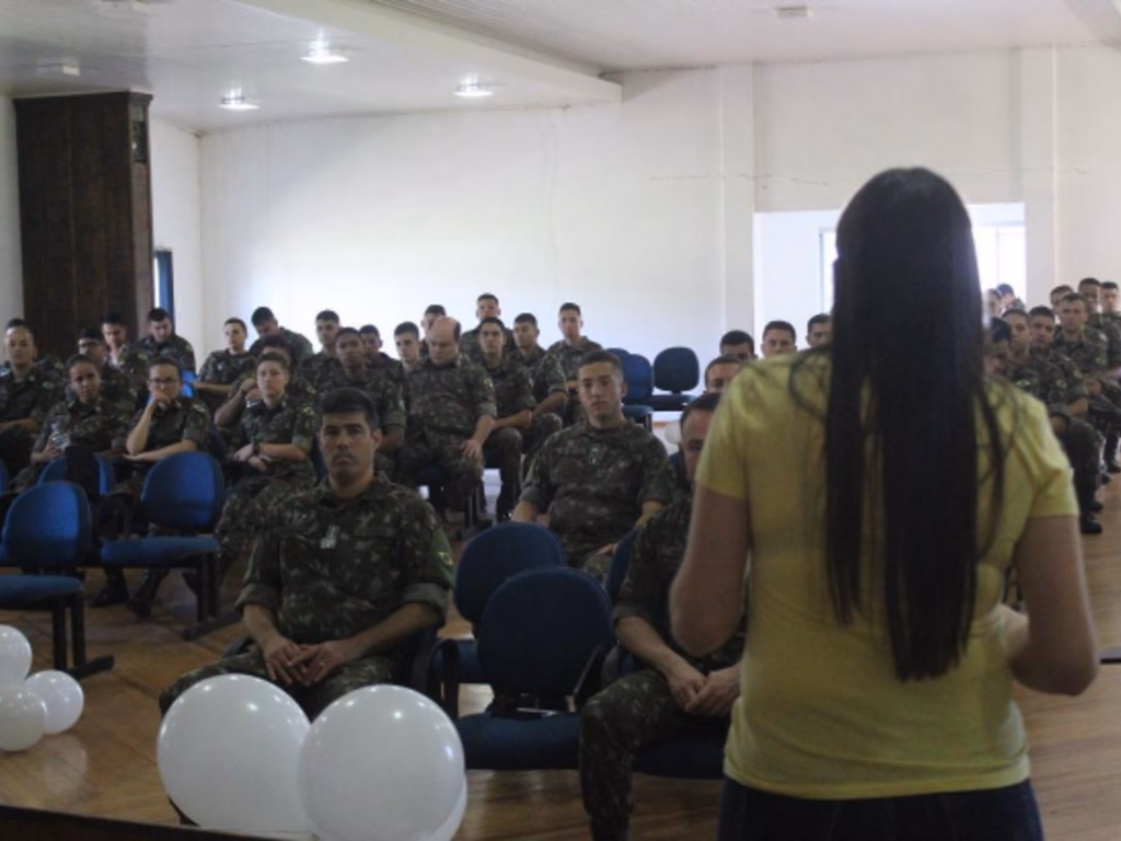 Palestra sobre Saúde Mental é ministrada para militares