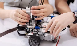 PLs incluem robótica e feiras de ciências na rede municipal