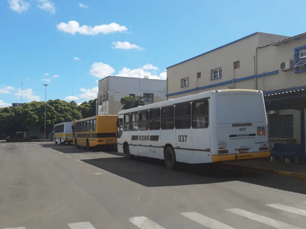 Transporte continua operando com horários reduzidos