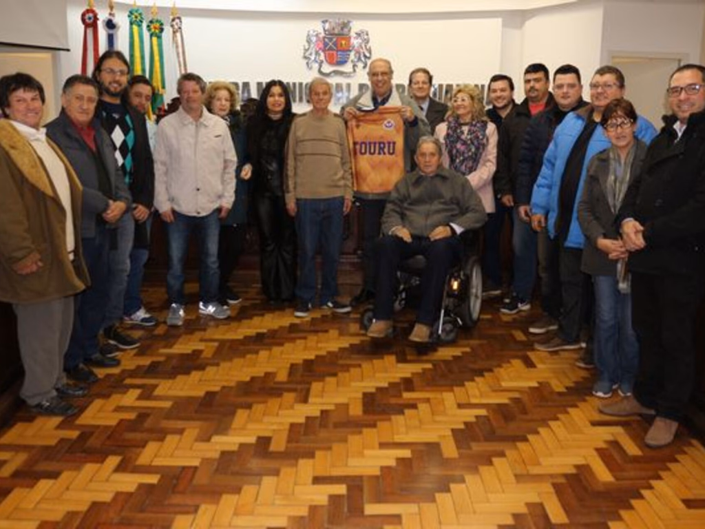 Fundador da Touru ganha arquibancada com seu nome