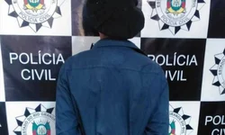 Após júri, acusado de esfaquear a companheira é libertado