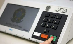 Eleitor já pode pedir autorização para votar em trânsito