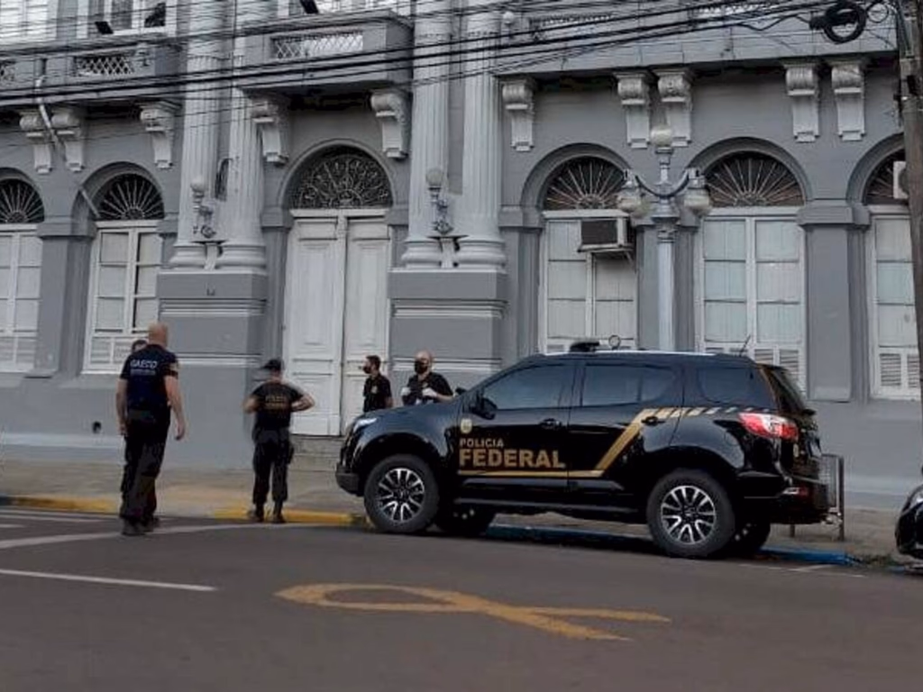 Polícia Federal e Ministério Público fazem buscas na Prefeitura