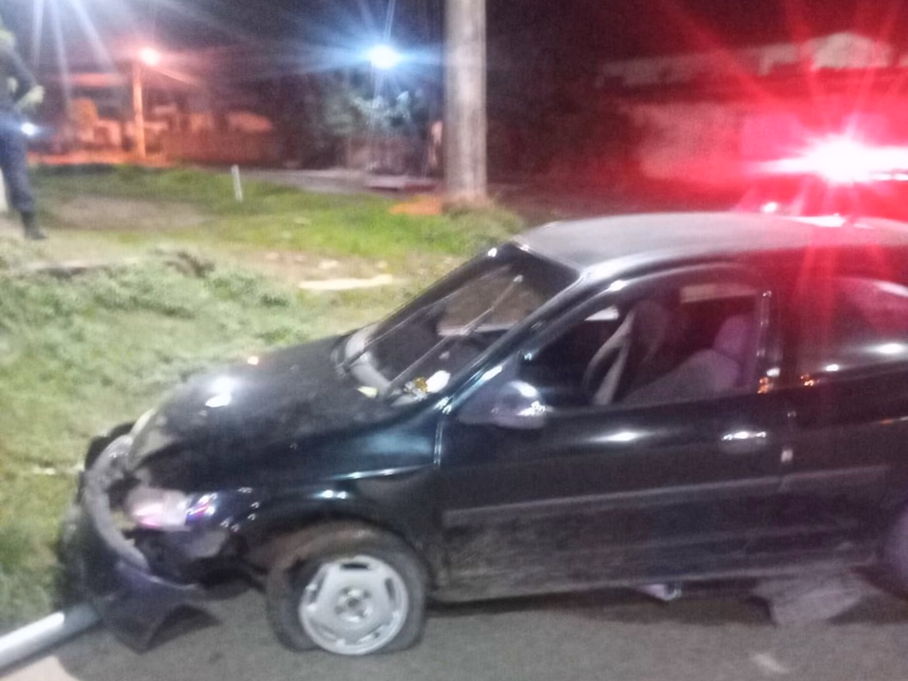 Motorista embriagado causa acidente e é preso em flagrante