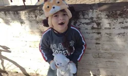 Dupla é presa vendendo pulseiras falsas na Avenida