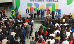 Mais de 11,7 mil alunos retornam às aulas