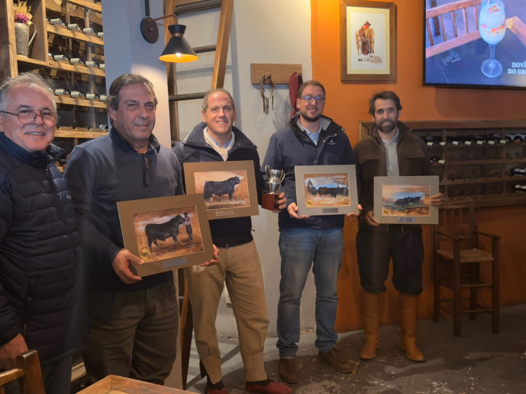 Cinco animais classificados no Grupo de Elite da Prova de Eficiência Alimentar