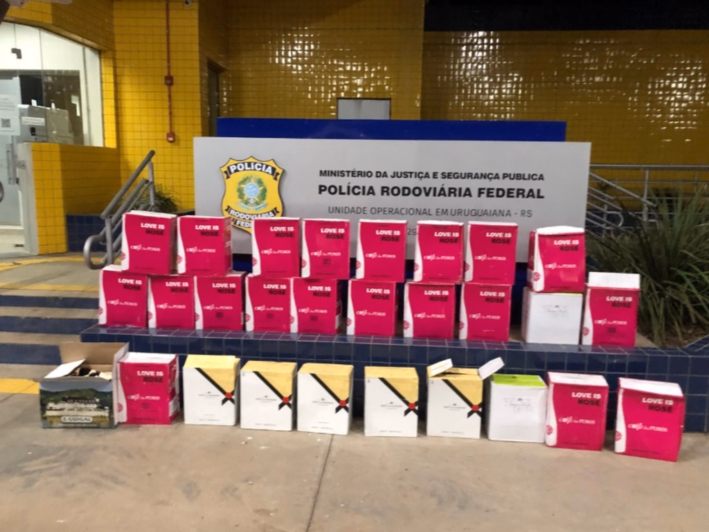 PRF apreende bebidas sem procedência na BR-472