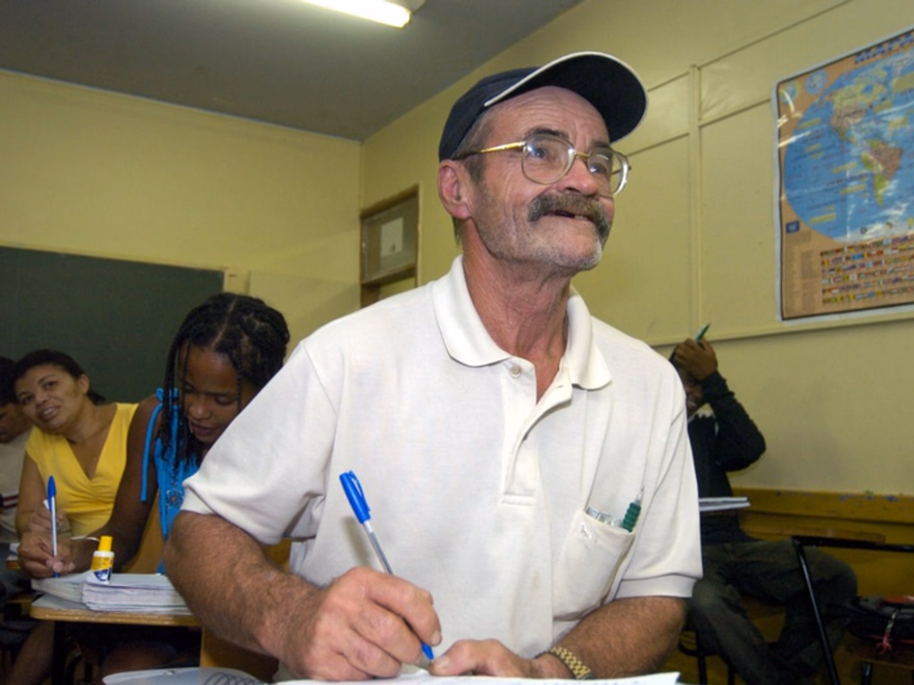 MEC apresenta CadEJA para ampliar acesso à educação de jovens e adultos