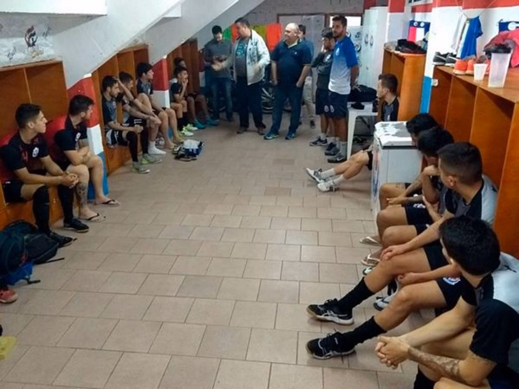 AEU anuncia novo técnico