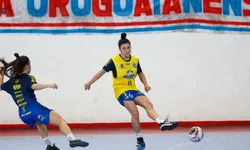 Celemaster carimba vaga na semi com goleada