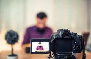 Influenciador condenado por danos coletivos em caso de exposição de crianças