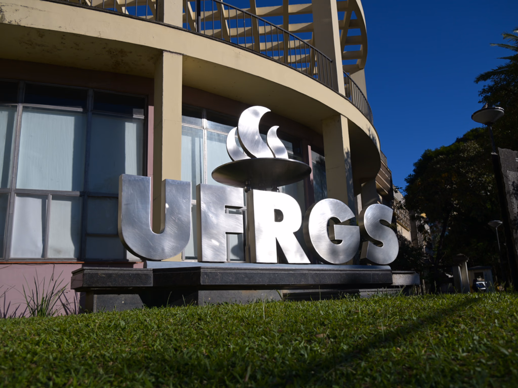 Ufrgs abre concurso para professor adjunto