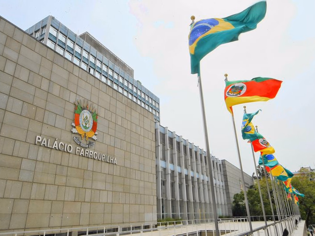 Deputados estaduais tomam posse nesta terça