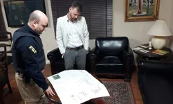 PRF apreende 17,5 mil maços de cigarros contrabandeados