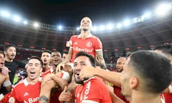 Austin Butler aparece como Rei do Rock em pôsteres deslumbrantes