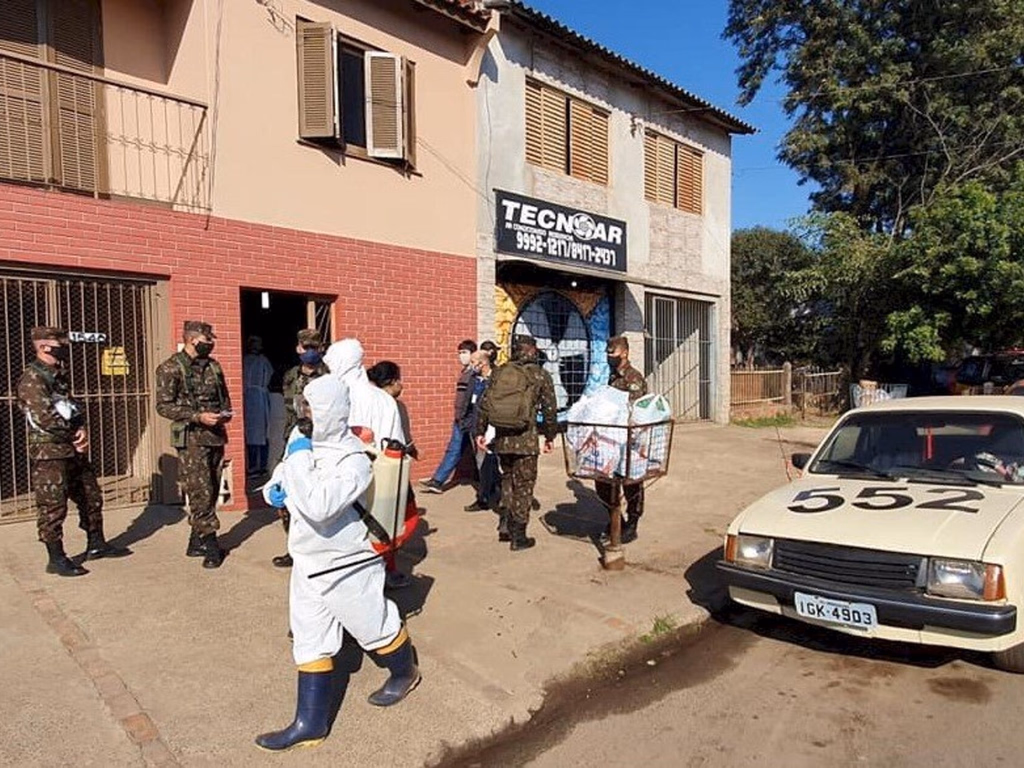 Prefeitura e Exército realizam ações itinerantes nos bairros