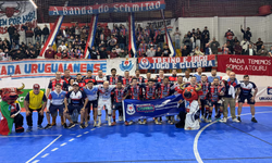 Goleada garante Uruguaianense na final