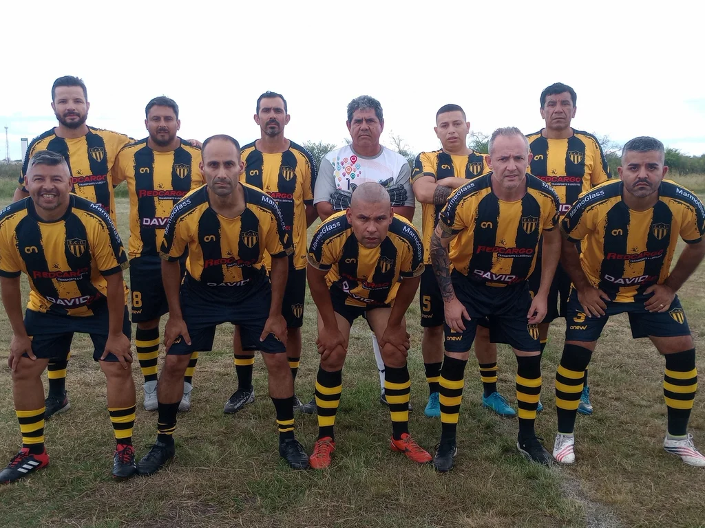 Palmeiras vence e assume liderança