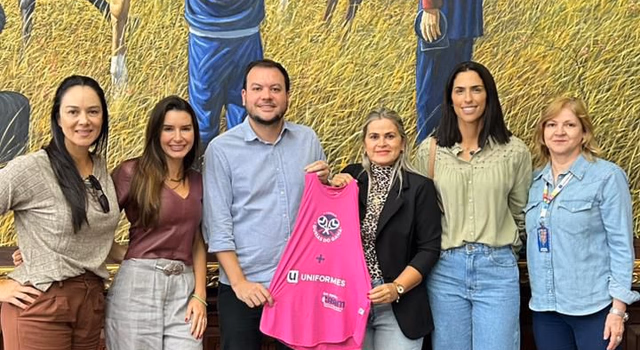 Torneio solidário de beach tennis vai beneficiar mulheres atendidas pelo Cram