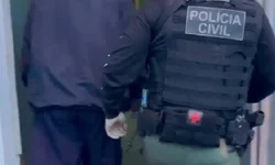 Polícia Civil prende mulher acusada de roubo majorado