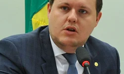 Município vai construir banheiros na orla