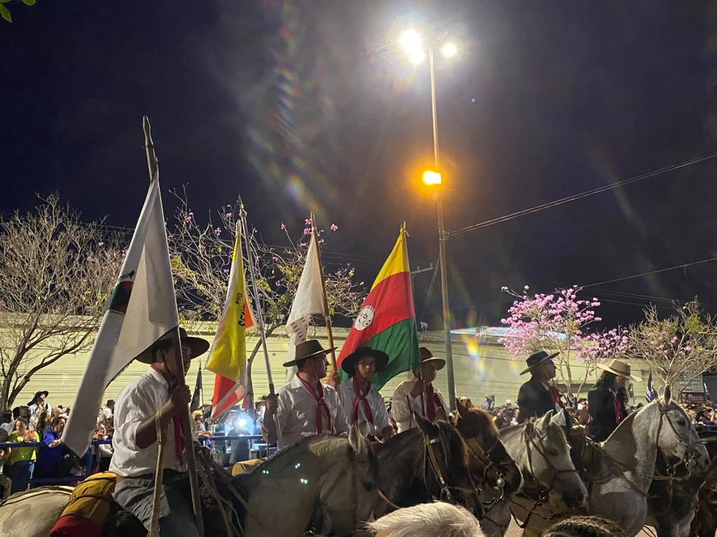 Uruguaiana celebra a chegada da Chama Crioula