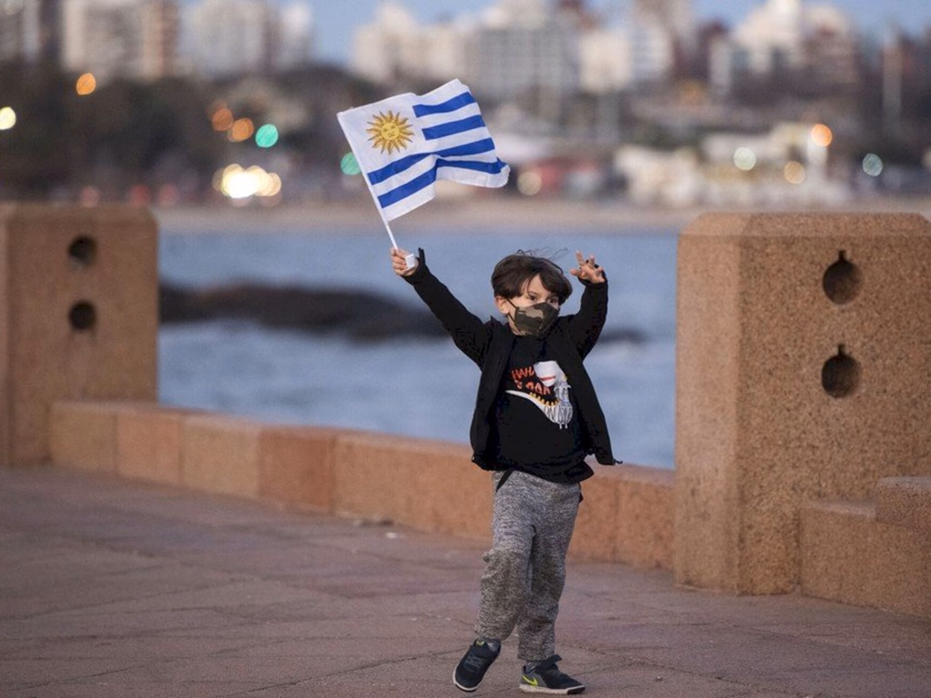 Uruguai reabre fronteira para quem tem propriedades no país