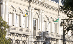 Carnaval terá ponto facultativo e expediente reduzido