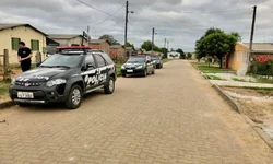 Trio é libertado após um ano de processo